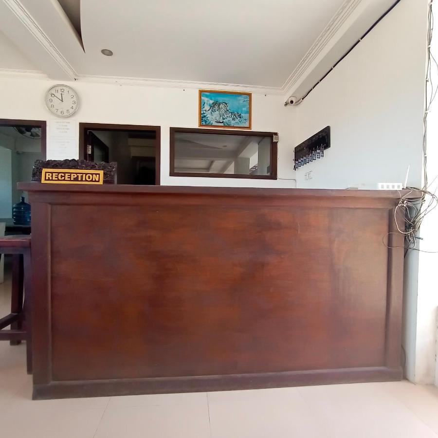 Friends Beach Hotel Kuta  外观 照片