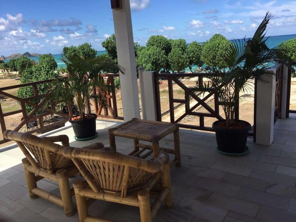Friends Beach Hotel Kuta  外观 照片