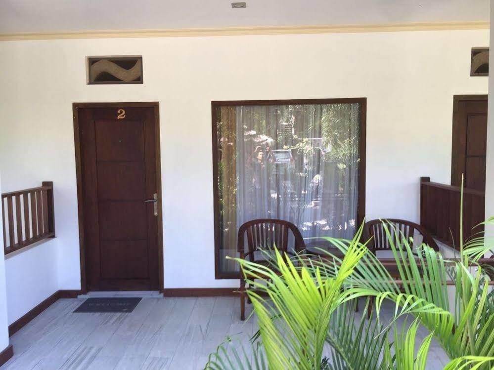 Friends Beach Hotel Kuta  外观 照片
