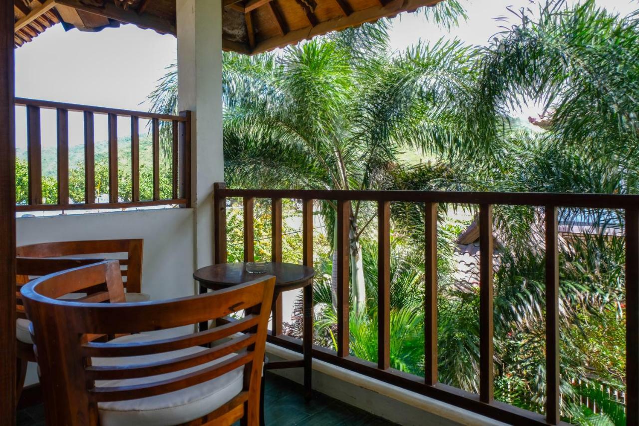 Friends Beach Hotel Kuta  外观 照片
