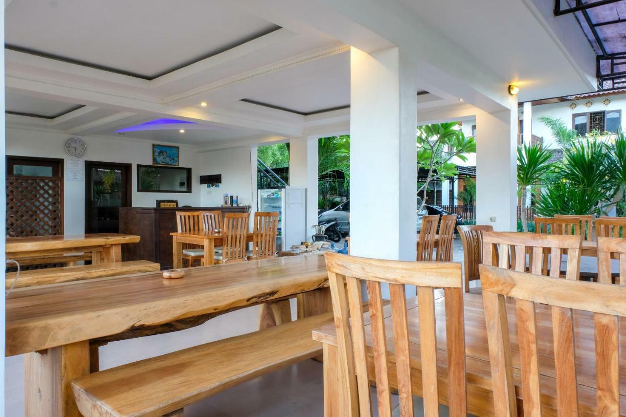 Friends Beach Hotel Kuta  外观 照片