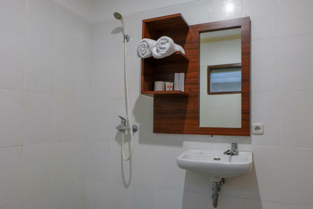 Friends Beach Hotel Kuta  外观 照片