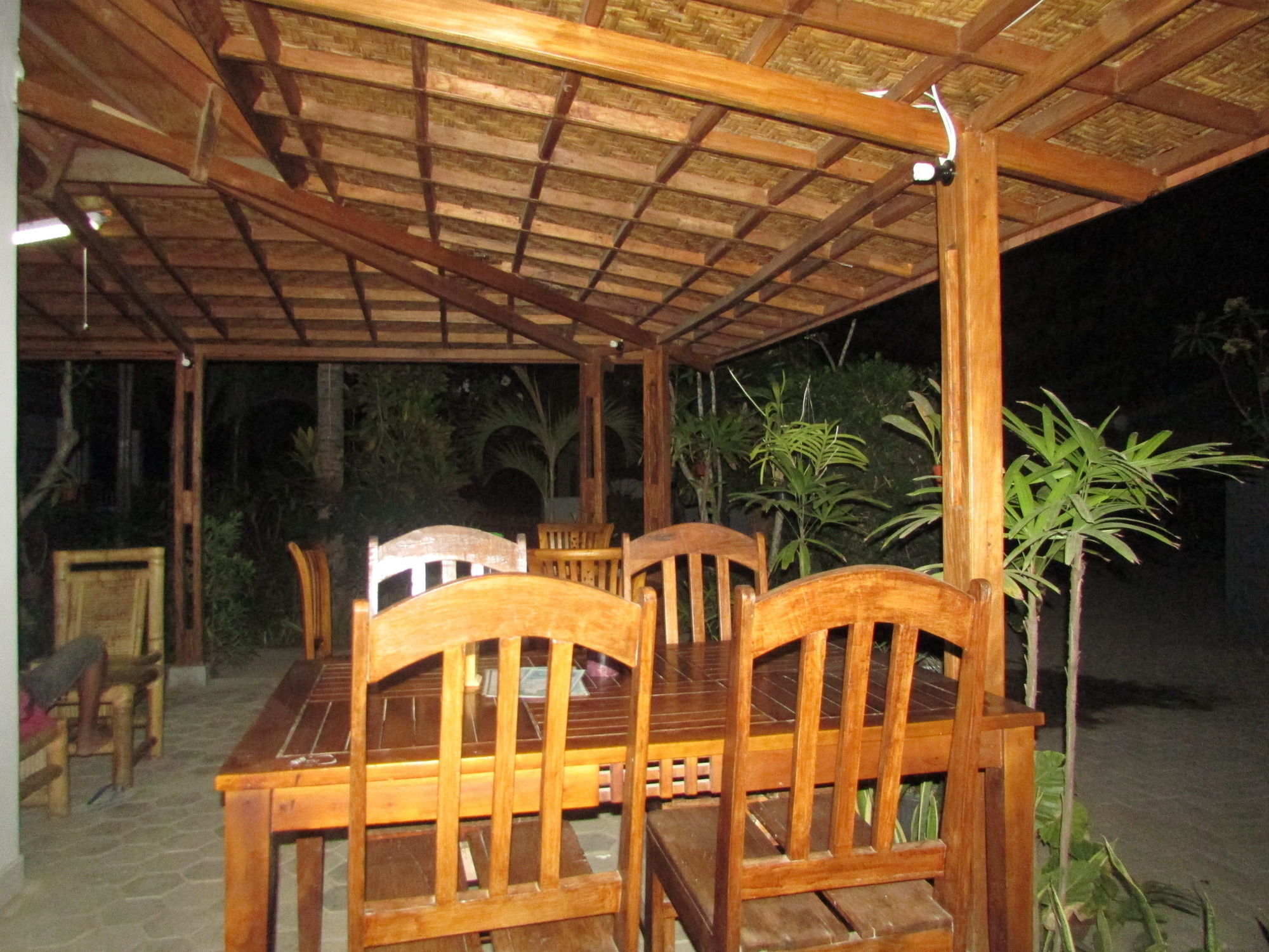 Friends Beach Hotel Kuta  外观 照片