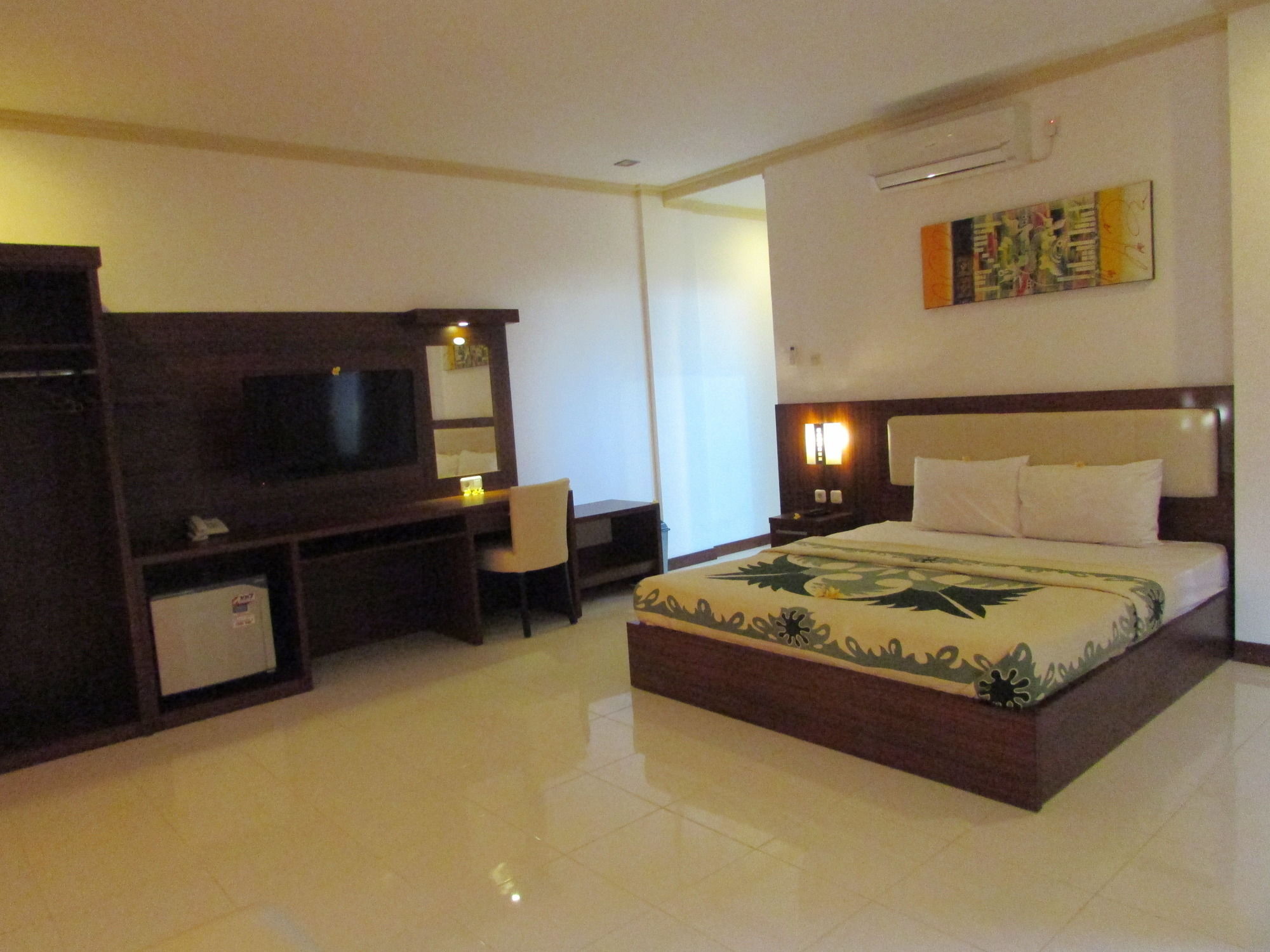 Friends Beach Hotel Kuta  外观 照片